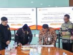 Penandatanganan Kerjasama (MOU) antara PHRI Provinsi Banten dengan Bank Banten yang dilakukan oleh Direktur Bisnis Bank Banten, Bapak Rodi Judo Dahono dengan Ketua PHRI Banten, Bapak Ashok Kumar. Selasa (07/11/2023).