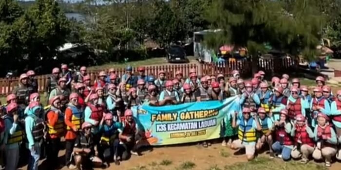 Ratusan guru SD Negeri di Kecamatan Labuan, Pandeglang, saat melakukan family gathering ke Bandung.