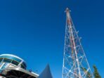 Tower Indosat. Indosat Pertahankan kinerja secara tangguh di tengah tantangan bisnis telekomunikasi dengan memperluas infrastruktur dan jaringan.