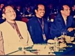 GS Ashok Kumar bersama almarhum H. Achmad Sari Alam (ujung kanan).