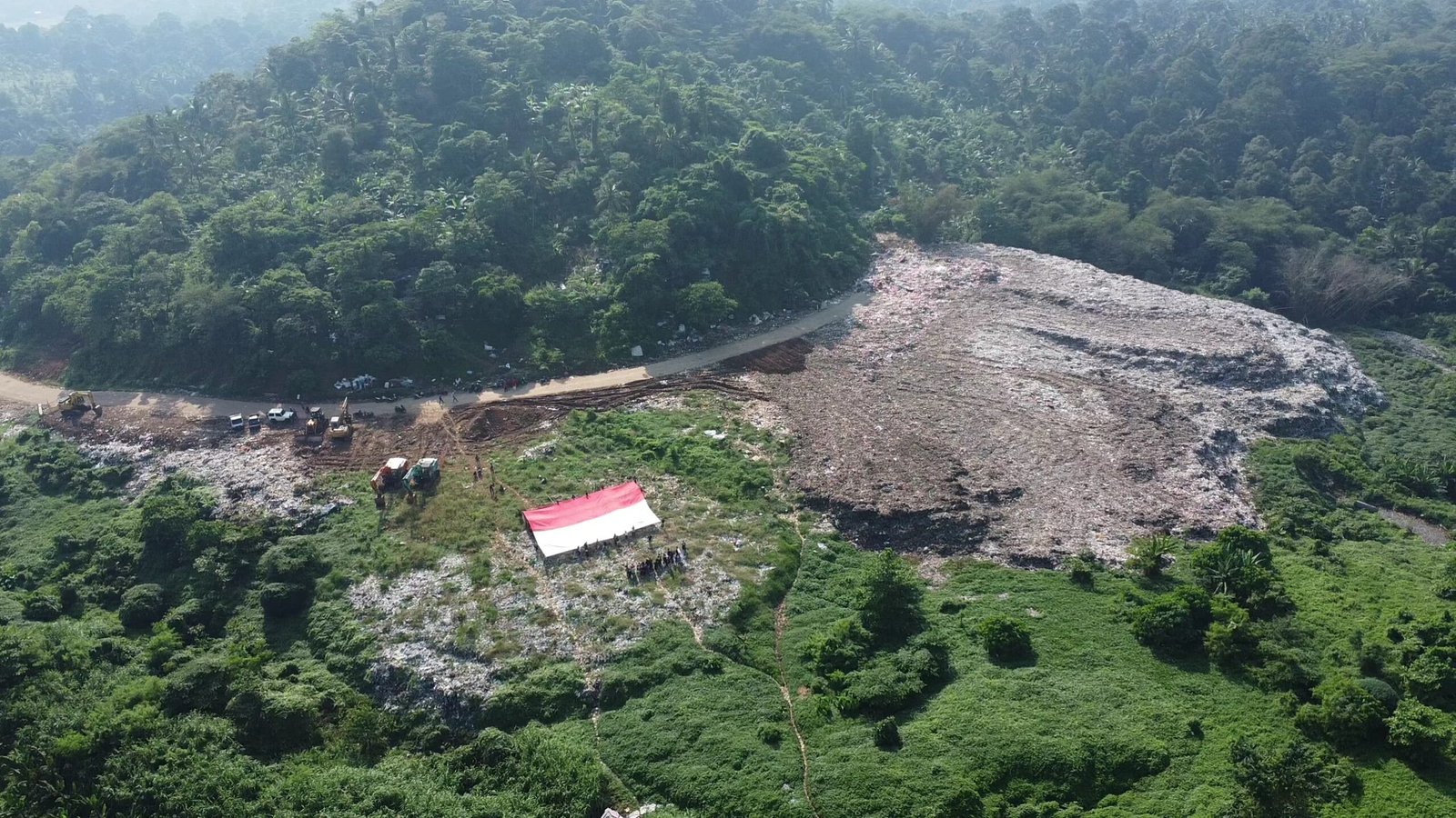 Suasana TPA Bangkonol saat di ambil memulai kamera Drone (Sumber Mapala Banten).
