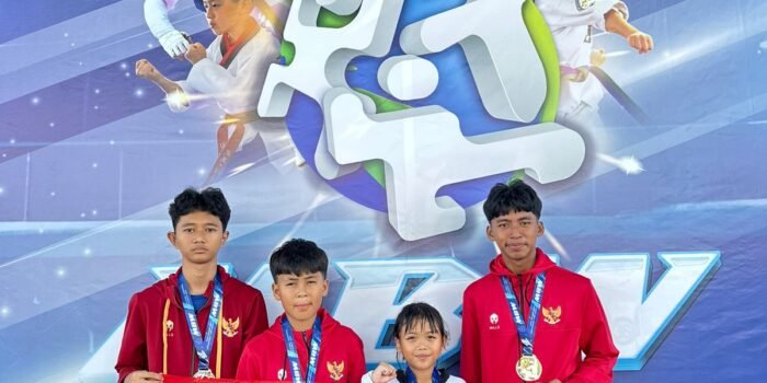 Sebanyak 4 atlit taekwondo asal Kota Serang sukses meraih medali di Kejuaraan MBW international Taekwondo Championship di Malaysia.