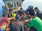 melakukan transplantasi terumbu karang, di Pulau Liwungan, Panimbang, Pandeglang, sebanyak 120 fragmen Terumbu Karang (Terang), atau 10 rak jaring laba-laba, Minggu 24 Agustus 2025.