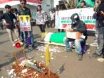 Gelombang penolakan terhadap kerja sama pengelolaan sampah antara Pemerintah Kabupaten (Pemkab) Pandeglang