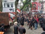 Penolakan terhadap kerja sama pembuangan sampah dari Kota Tangerang Selatan (Tangsel) ke Tempat Pembuangan Akhir (TPA)