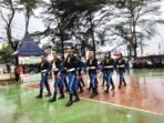 peserta Lomba Keterampilan Baris-Berbaris (LKBB) tingkat pelajar dan umum di Kecamatan Malingping berjalan lancar meskipun diguyur hujan.