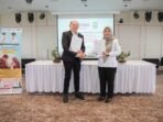 Direktur Bethsaida Hospital Serang, dr. Tirtamulya Juandy bersama Kepala Disdukcapil Kabupaten Serang, Warnerry Poetri usai penandatanganan kerjasama.