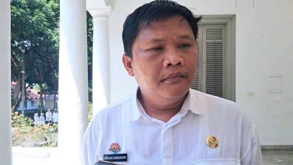 Pelaksana Tugas (Plt) Kepala Dinas Kesehatan (Dinkes) Kabupaten Lebak, Endang Komarudin, mengungkapkan masih ada 12 dari 43 puskesmas