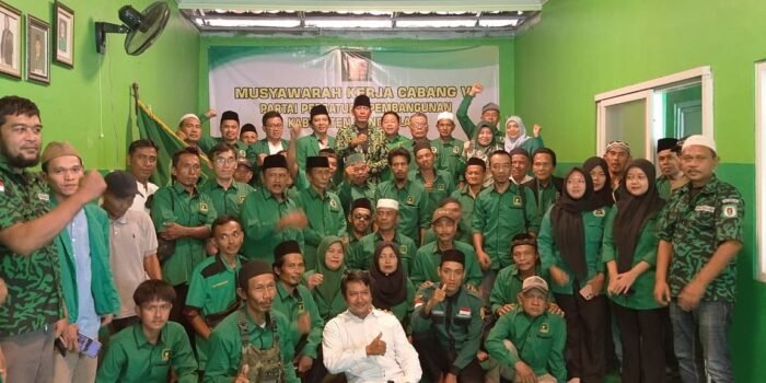 Deklarasi dukungan Muhammad Mardiono untuk kembali menjabat sebagai Ketua Umum PPP periode 2025-2030, di acara Muskercab IV DPC PPP Pandeglang.