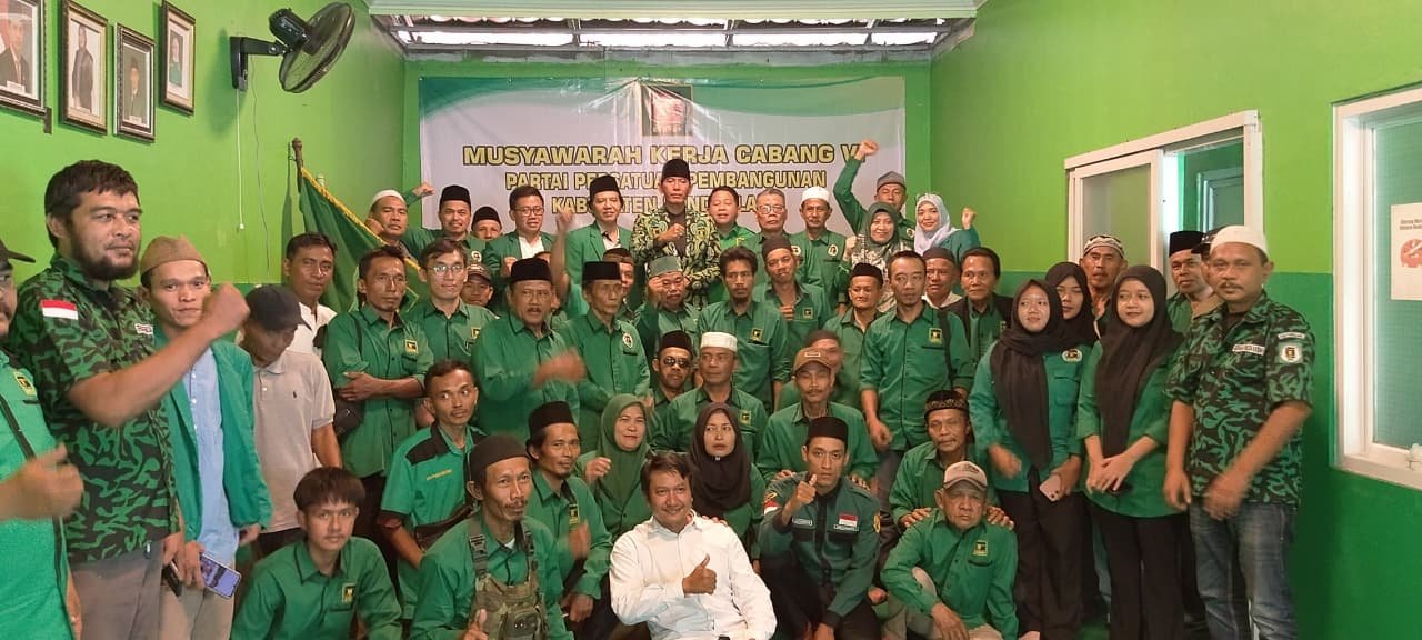 Deklarasi dukungan Muhammad Mardiono untuk kembali menjabat sebagai Ketua Umum PPP periode 2025-2030, di acara Muskercab IV DPC PPP Pandeglang.