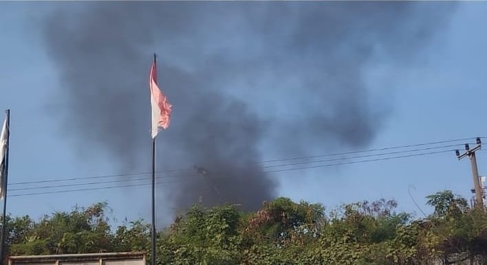 Pencemaran udara yang dilakukan oleh PT. DOK Puloampel yang mengganggu masyarakat  (foto istimewa)