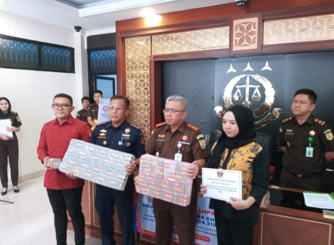 Kejari Lebak saat jumpa pers Kejari Lebak saat jumpa pers