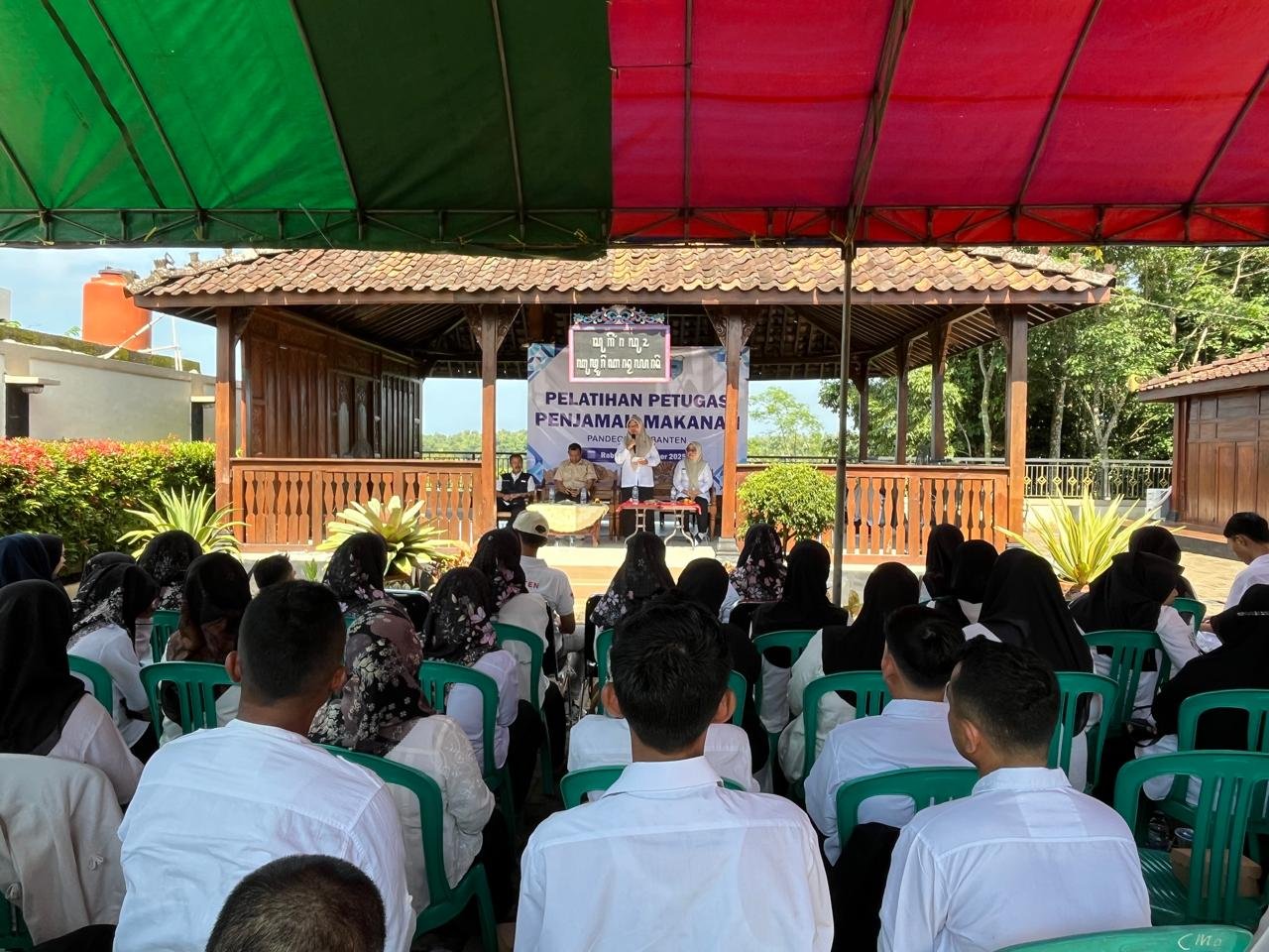 Puluhan Calon SPPG Insan Fastabiqul Khoirot mengikuti pelatihan keamanan pangan. Puluhan Calon SPPG Insan Fastabiqul Khoirot mengikuti pelatihan keamanan pangan.