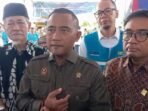 Kepala BNPT RI Komjen Pol (Purn) Eddy Hartono saat di wawancarai awak media, usai meresmikan Workshop Pembuatan Paving Block di Desa Muruy, Kecamatan Menes, Pandeglang.