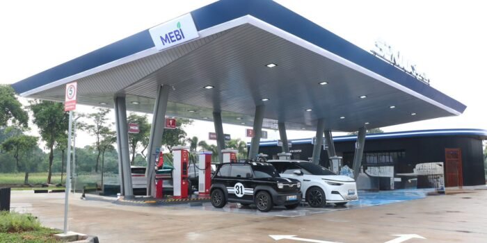 SPKLU Center Signature berkapasitas 400 kW di Scientia Garden, Gading Serpong, Kabupaten Tangerang. Fasilitas ultra fast charging yang mengusung teknologi split charger dengan liquid cooling system yang memungkinkan proses pengisian daya kendaraan listrik berlangsung lebih cepat dan efisien.