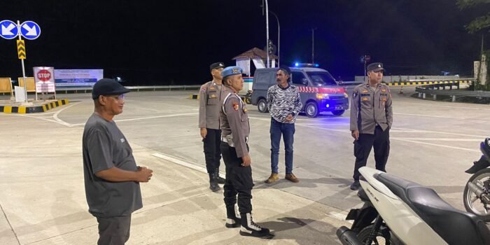 Caption: Polsek Cikulur gelar Apel pengamanan malam takbiran