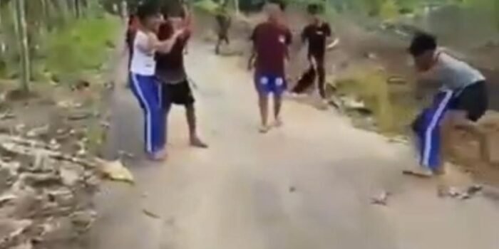 Caption : Pelajar SD dan SMP di Cibaliung, Pandeglang, terekam video viral diduga tawuran. Polisi menyebut aksi tersebut hanya konten media sosial.