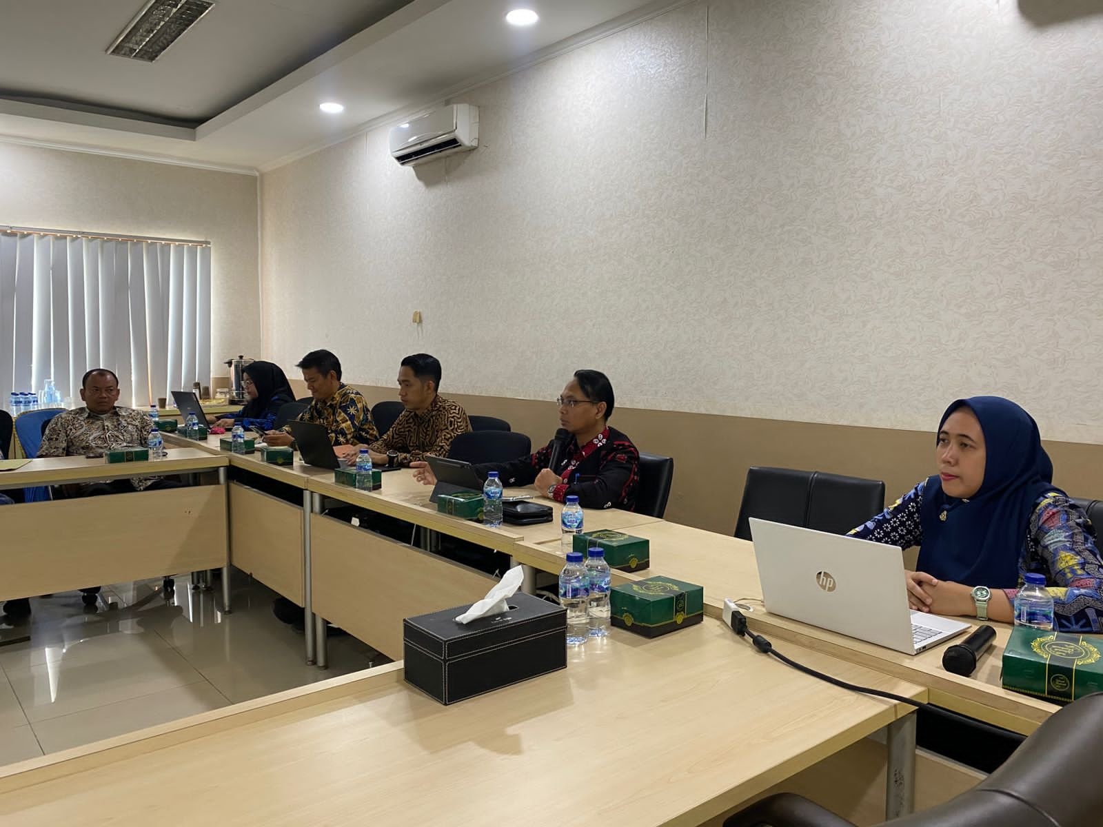 Caption: Rapat evaluasi Bapenda Lebak dengan Bank BJB Cabang Rangkasbitung