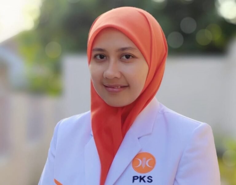 Caption: Ketua Fraksi PKS DPRD Kota Cilegon, Hj. Qoidatul Sitta,