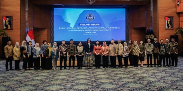 Menteri Pariwisata, Widiyanti Putri Wardhana saat sambutan pada pelantikan sejumlah pejabat fungsional dan struktural di lingkungan Kementerian Pariwisata di Balairung Soesilo Soedarman, Senin (4/5/2026).