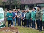 Prosesi peletakan batu pertama pembangunan Sekolah Mathla'ul Anwar dalam Program Kemitraan bersama PLN Peduli di Cihara, Kabupaten Lebak, Banten.