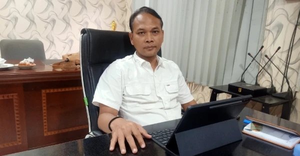 Caption: Plt Kepala Bapenda Lebak, Agung Budi Santoso