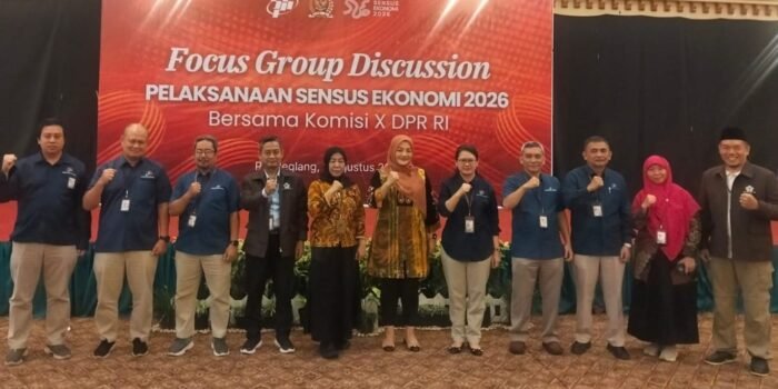 Anggota Komisi X DPR RI, Adde Rosi Khoerunnisa saat foto bersama di acara Fokus Group Discussion pelaksanaan sensus ekonomi 2026.
