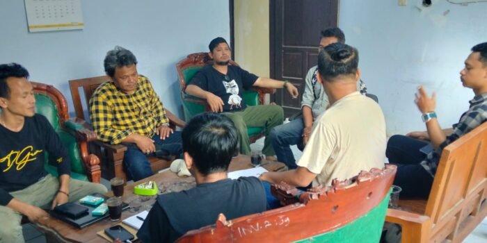 Rapat panitia pelaksana Konferensi PWI Kabupaten Pandeglang, di Sekretariat bersama. Jalan Komplek Perkantoran Cikupa, Kabupaten Pandeglang.